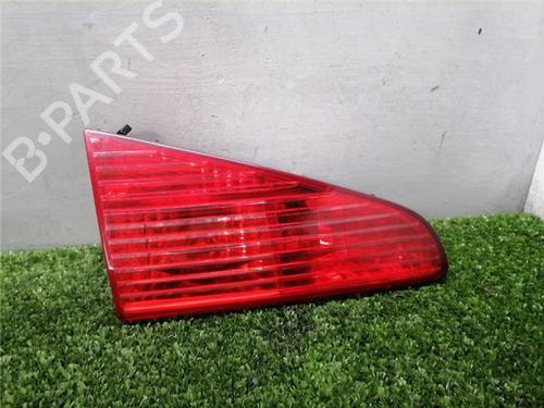 Rückleuchte Links für PEUGEOT 607 (9D, 9U) 2.2 HDi (133 hp) 32004883