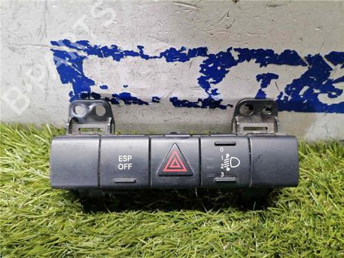 Bouton de warning DODGE CALIBER 2.0 CRD (140 hp) 31900710