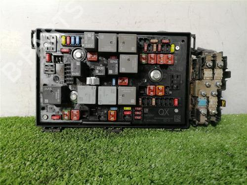 Used Fuse box Fuse box OPEL ASTRA J Sports Tourer (P10) 1.7 CDTI (35) (125 hp) 32768370 32768370