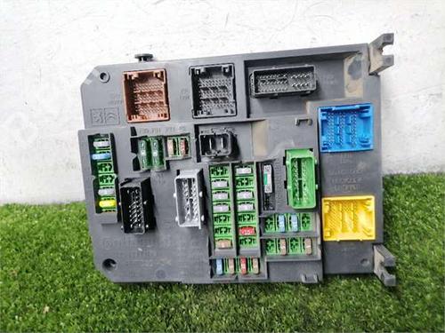 fuse-box-citroen-c4-ii-nc_-2009-37003545 main image