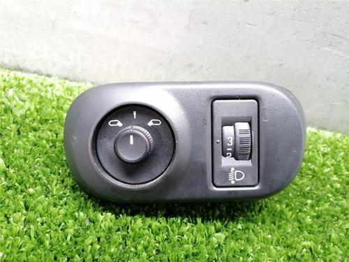 mirror-switch-citroen-c4-cactus-2014-33478280 main image