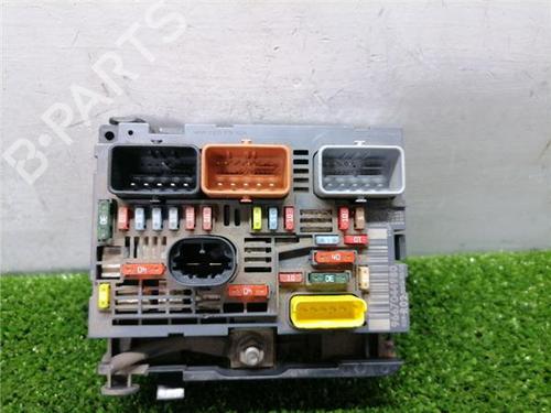 Caixa de fusíveis CITROËN C4 Picasso I MPV (UD_) 1.6 HDi (109 hp) 32253742