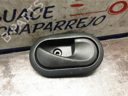 Højre fortil invendig håndtag DACIA SANDERO 1.2 16V (75 hp) 31895336