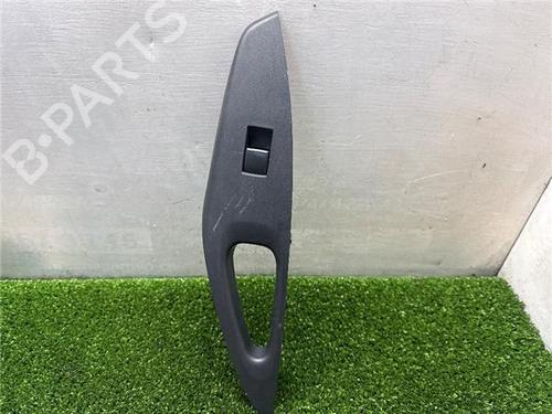 right-rear-window-switch-toyota-corolla-saloon-_e21_-2019-32690416 main image