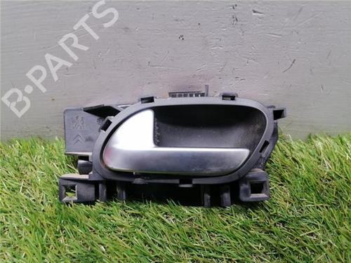 Venstre bagtil invendig håndtag PEUGEOT 208 I (CA_, CC_) 1.6 VTi (120 hp) 33221670