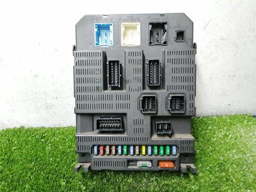 Used Fuse box Fuse box CITROËN C2 (JM_) 1.1 (60 hp) 32740292 32740292
