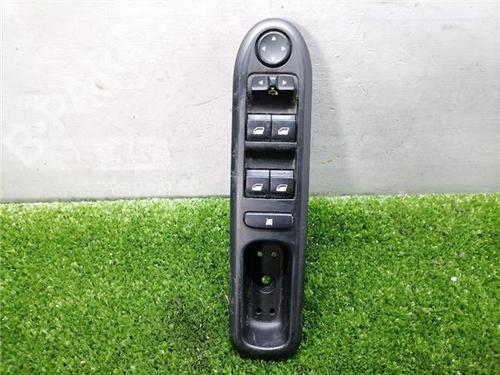 Used Left front window switch Left front window switch PEUGEOT 407 (6D_) 2.0 (6DRFNB, 6DRFNE) (136 hp) 33835557 33835557