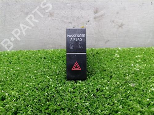 Bouton de warning SKODA OCTAVIA III (5E3, NL3, NR3) 1.6 TDI (105 hp) 31901765