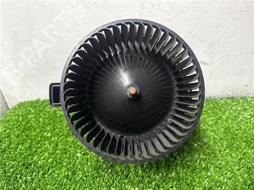 Used Heater blower motor AUDI A4 B9 Avant (8W5, 8WD) 2.0 TDI quattro (150 hp) 32200211