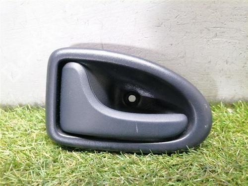 Venstre bagtil invendig håndtag Venstre bagtil invendig håndtag RENAULT CLIO II (BB_, CB_) 1.2 16V (BB05, BB0W, BB11, BB27, BB2T, BB2U, BB2V, CB05,... (75 hp) 36453052 36453052