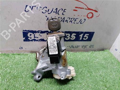 Used Switch TOYOTA RAV 4 II (_A2_) 2.0 D 4WD (CLA20_, CLA21_, CLA20R, CLA21R) (116 hp) 31899635