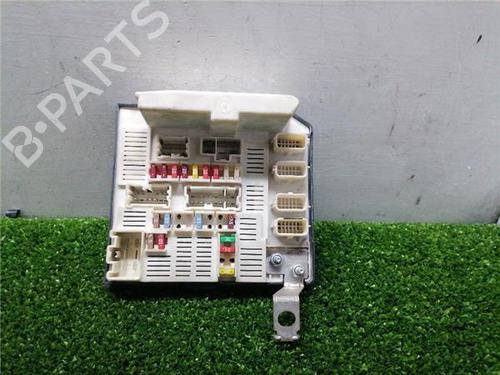 fuse-box-renault-scenic-ii-jm01_-2003-2004-2005-2006-2007-2008-2009-2010-32253783 main image