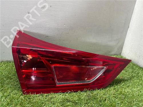 Used Left taillight Left taillight TOYOTA AURIS (_E18_) 1.6 (ZRE181_, ZRE185_, ZRE185R, ZRE181R) (132 hp) 32690275 32690275