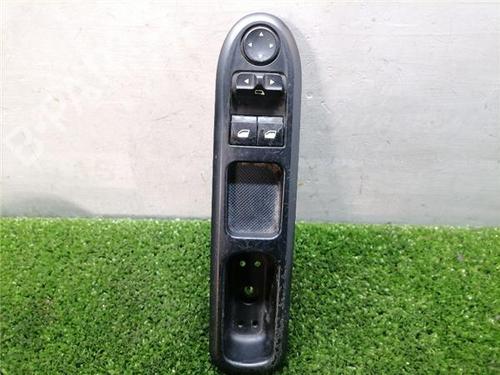 Used Left front window switch Left front window switch PEUGEOT 407 (6D_) 2.0 (6DRFNB, 6DRFNE) (136 hp) 32690552 32690552
