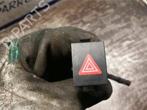Used Warning switch VW POLO IV (9N_, 9A_) 1.4 16V (75 hp) 31895029