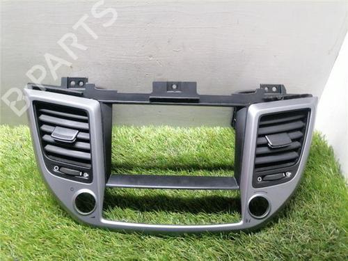 Used Air vent Air vent HYUNDAI TUCSON (TL, TLE) 1.7 CRDi (116 hp) 31901496 31901496