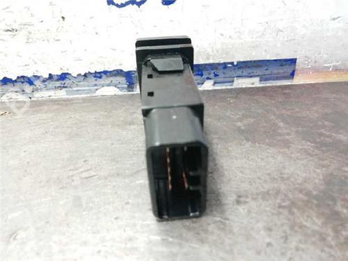 Warning switch TOYOTA AVENSIS (_T25_) 1.8 VVT-i (ZZT251_, ZZT251R) | BP31896348I22