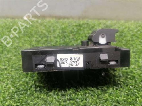Right front window switch CHEVROLET AVEO Hatchback (T300) 1.2 | BP39732928I26 - Image 4