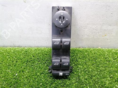 Used Left front window switch Left front window switch FORD FOCUS C-MAX (DM2) 2.0 TDCi (136 hp) 32690428 32690428