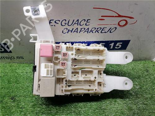 fuse-box-toyota-auris-_e15_-2006-2007-2008-2009-2010-2011-2012-2013-31890136 main image