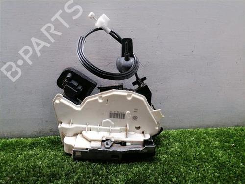 front-right-lock-seat-leon-st-5f8-2012-2013-2014-2015-2016-2017-2018-2019-2020-32690360 main image