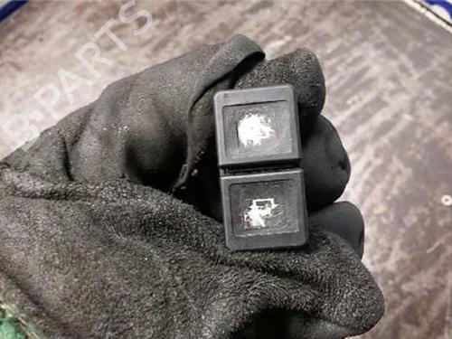 Used Left front window switch CITROËN XSARA PICASSO (N68) 1.6 HDi (90 hp) 31895270