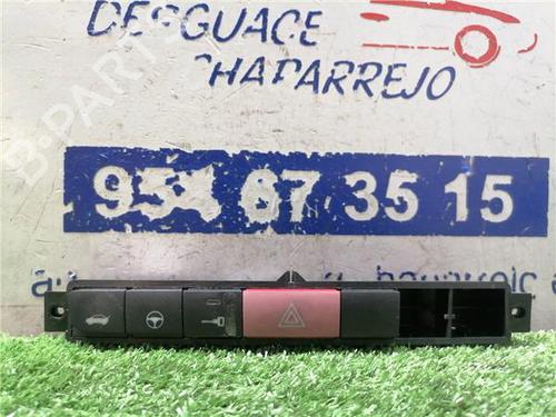 Bouton de warning FIAT GRANDE PUNTO (199_) 1.4 (199AXB11, 199AXB1A, 199BXB1A, 199AXL1A) (77 hp) 31898771