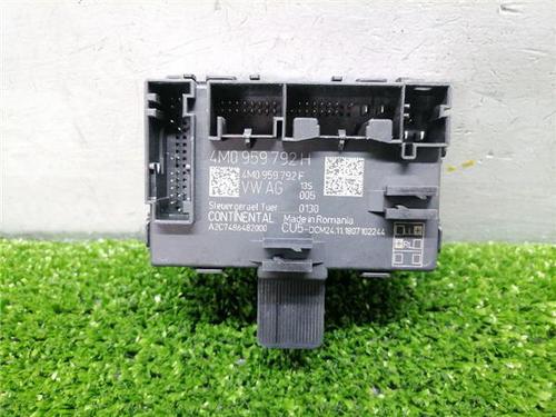 Used Electronic module AUDI A4 B9 Avant (8W5, 8WD) 2.0 TDI quattro (150 hp) 32200225