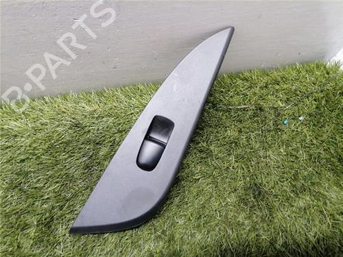 left-rear-window-switch-nissan-pulsar-hatchback-c13-2014-31900939 main image