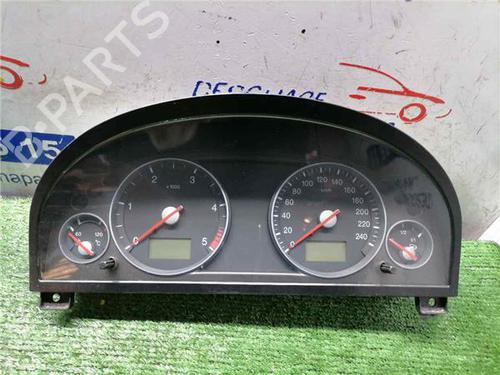 Used Instrument cluster FORD MONDEO III (B5Y) 2.0 TDCi (130 hp) 31899137