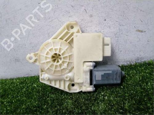 Used Right front window motor Right front window motor SKODA RAPID (NH3, NK3, NK6) 1.6 TDI (105 hp) 36483368 36483368