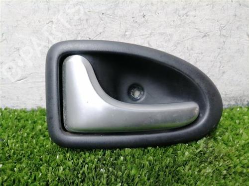 Used Front left interior door handle RENAULT MEGANE I Classic (LA0/1_) 1.4 16V (LA0D, LA1H, lA0W, LA10) (95 hp) 33132432