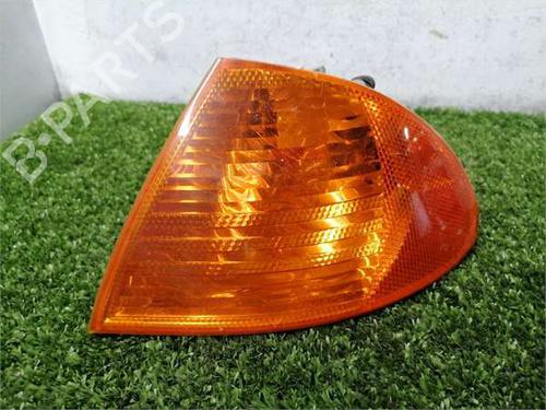 Clignotant avant gauche Clignotant avant gauche BMW 3 (E46) 320 d (136 hp) 36544051 36544051
