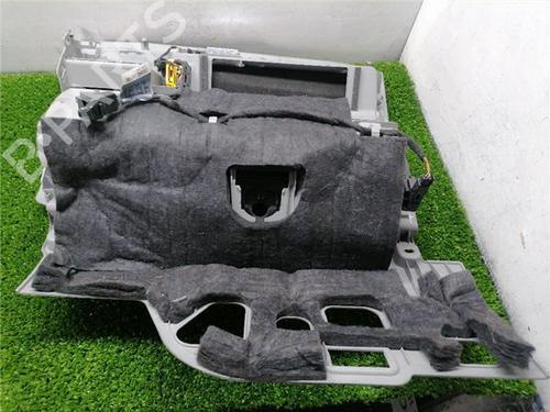 Handskerum AUDI A4 B9 Avant (8W5, 8WD) 2.0 TDI quattro | BP32200233C95