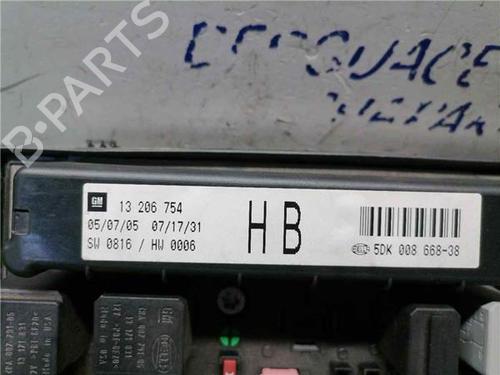 Fuse box OPEL ASTRA H GTC (A04) 1.9 CDTi (L08) | BP31890612E1