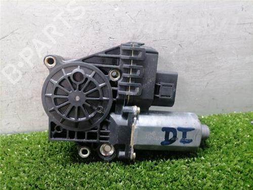Used Left front window motor Left front window motor AUDI A6 C5 (4B2, 4B4) 2.5 TDI (163 hp) 32821377 32821377