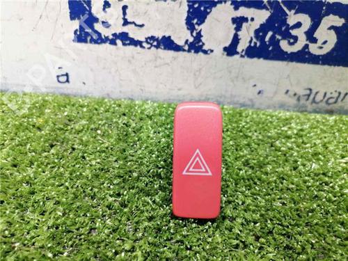 Bouton de warning TOYOTA AURIS (_E15_) 1.4 (ZZE150_, ZZE150R) (97 hp) 31900397