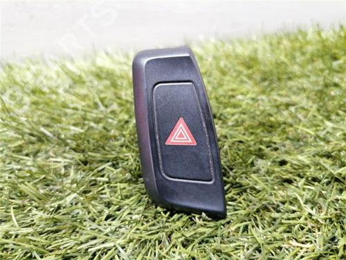 Bouton de warning AUDI A4 B8 (8K2) 2.0 TDI (143 hp) 31900886