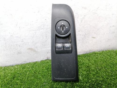 Venstre fortil elrude kontakt Venstre fortil elrude kontakt FORD TRANSIT COURIER B460 Box Body/MPV 1.6 TDCi (95 hp) 33633093 33633093