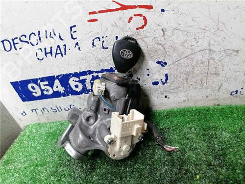 switch-toyota-auris-_e15_-2006-2007-2008-2009-2010-2011-2012-2013-31899377 main image