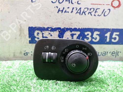 switch-seat-leon-1p1-2005-2006-2007-2008-2009-2010-2011-2012-2013-31899266 main image