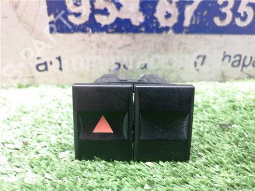 Bouton de warning FORD MONDEO III (B5Y) 2.0 16V DI / TDDi / TDCi (90 hp) 31898589