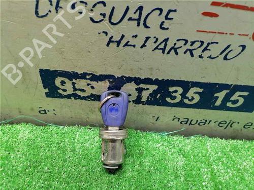 Commutateur FIAT PUNTO (188_) 1.9 DS 60 (188.031, .051, .231, .251) (60 hp) 31899289