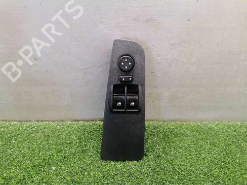 Used Left front window switch Left front window switch FIAT GRANDE PUNTO (199_) 1.3 D Multijet (75 hp) 39755151 39755151