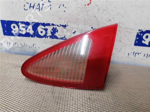 Feu arrière droit ALFA ROMEO 147 (937_) 1.9 JTD (937.AXD1A, 937.BXD1A, 937.AXV1A, 937.BXB1A,... (115 hp) 31901578