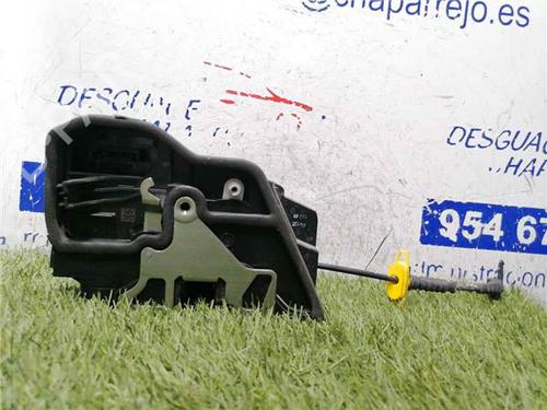 Serrure avant droite BMW X3 (E83) 2.0 sd (177 hp) 31900677