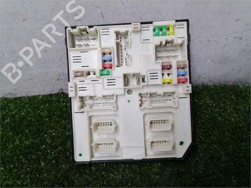 Caixa de fusíveis Caixa de fusíveis RENAULT MEGANE III Hatchback (BZ0/1_, B3_) 1.2 TCe (BZ2B, BZ11) (116 hp) 36382821 36382821