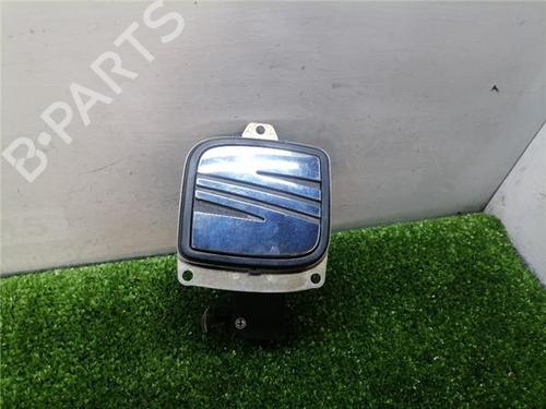 Used Tailgate handle Tailgate handle SEAT IBIZA III (6L1) 1.9 TDI (100 hp) 33562027 33562027