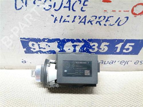 Commutateur VW PASSAT B6 Variant (3C5) 1.6 TDI (105 hp) 31899548