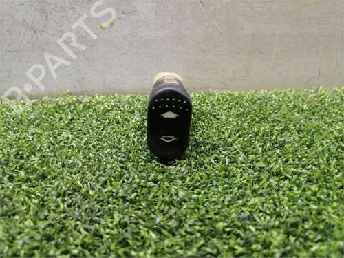 Used Right front window switch Right front window switch FORD FOCUS I (DAW, DBW) 1.6 16V (100 hp) 39966634 39966634